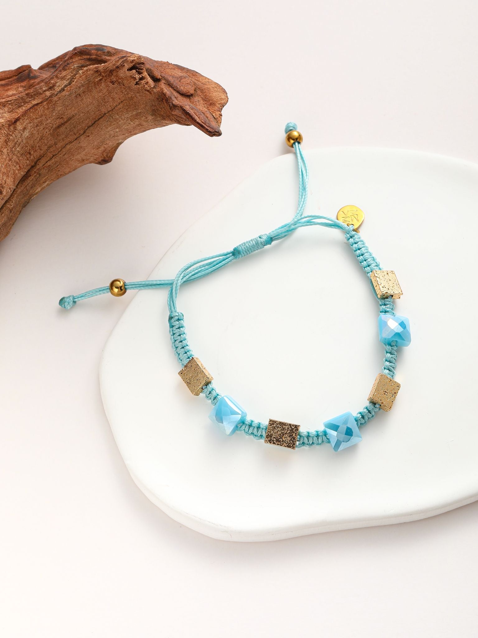 Bracciale intrecciato con cristalli
