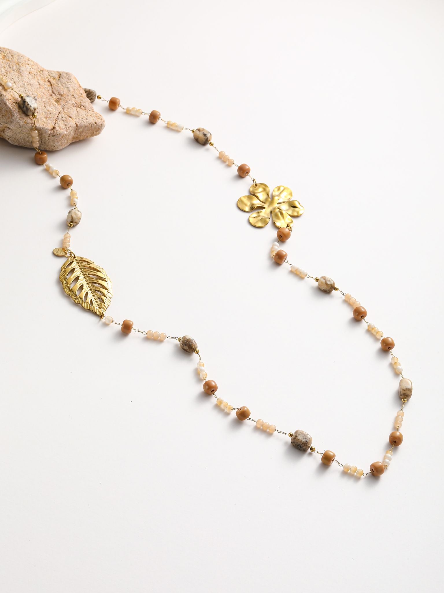 Collana Con fiore e foglia di acciaio