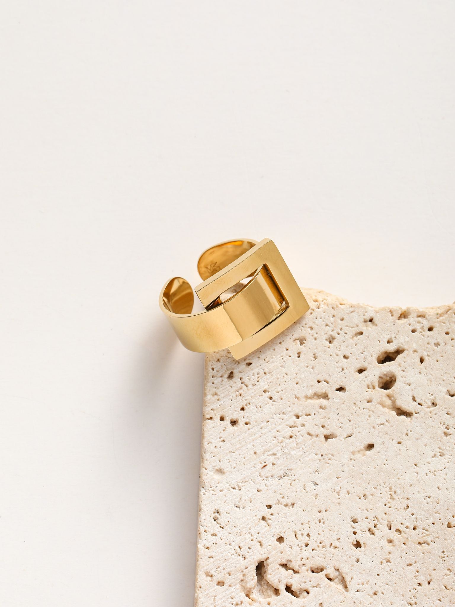 Anello acciaio in forma fibbia quadrato