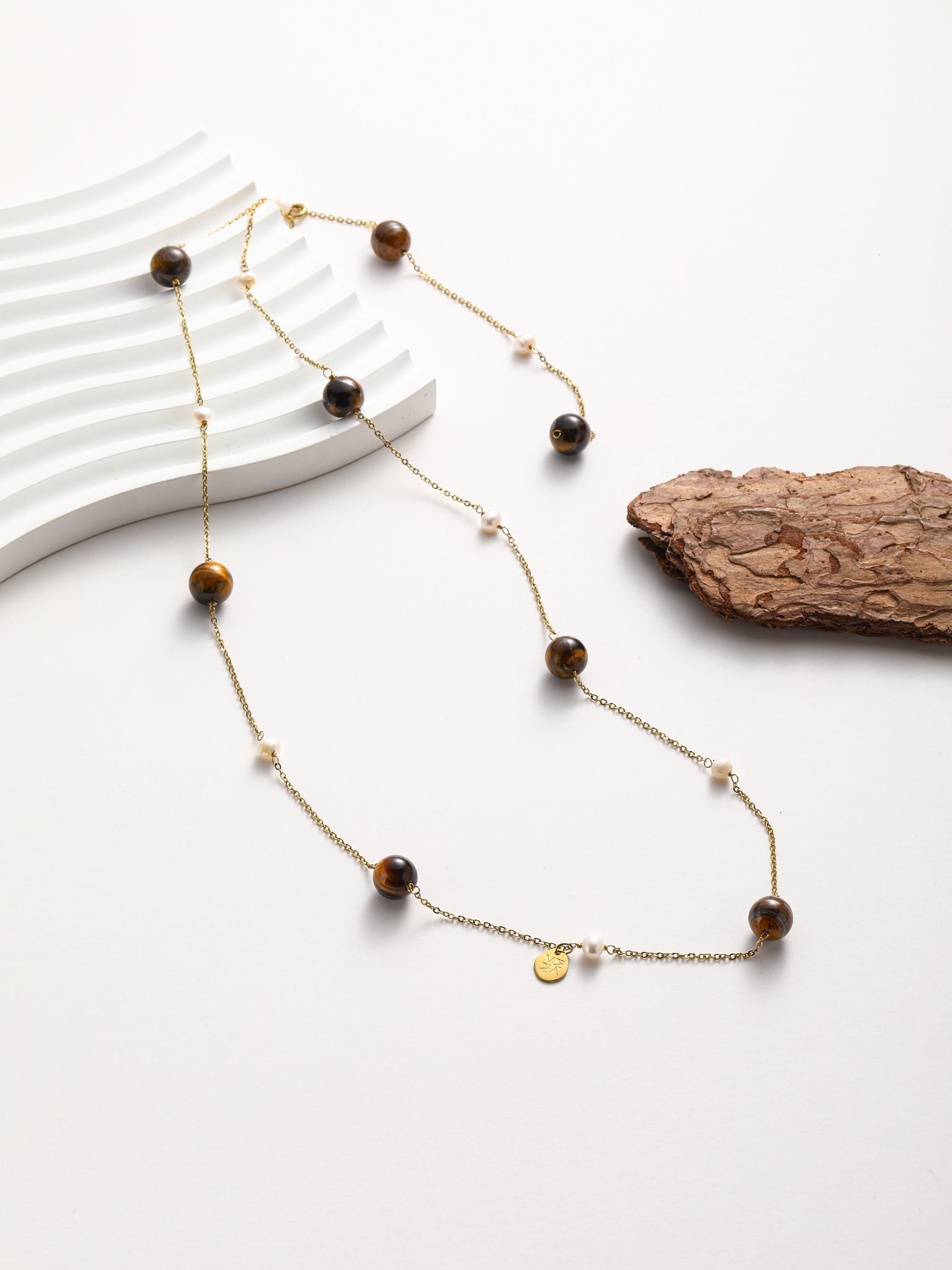 Collana in perle fiume e pietra dura