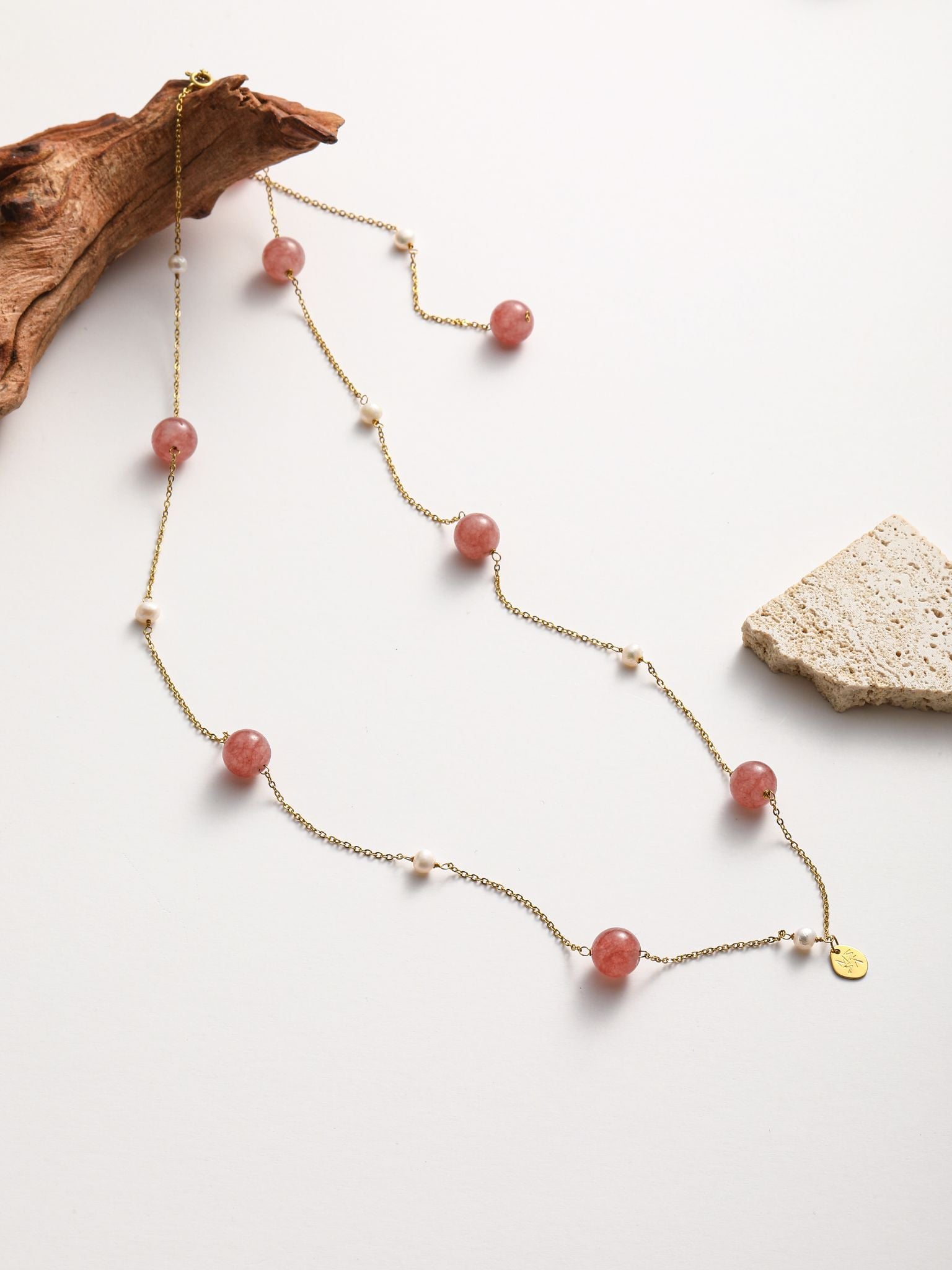 Collana in perle fiume e pietra dura