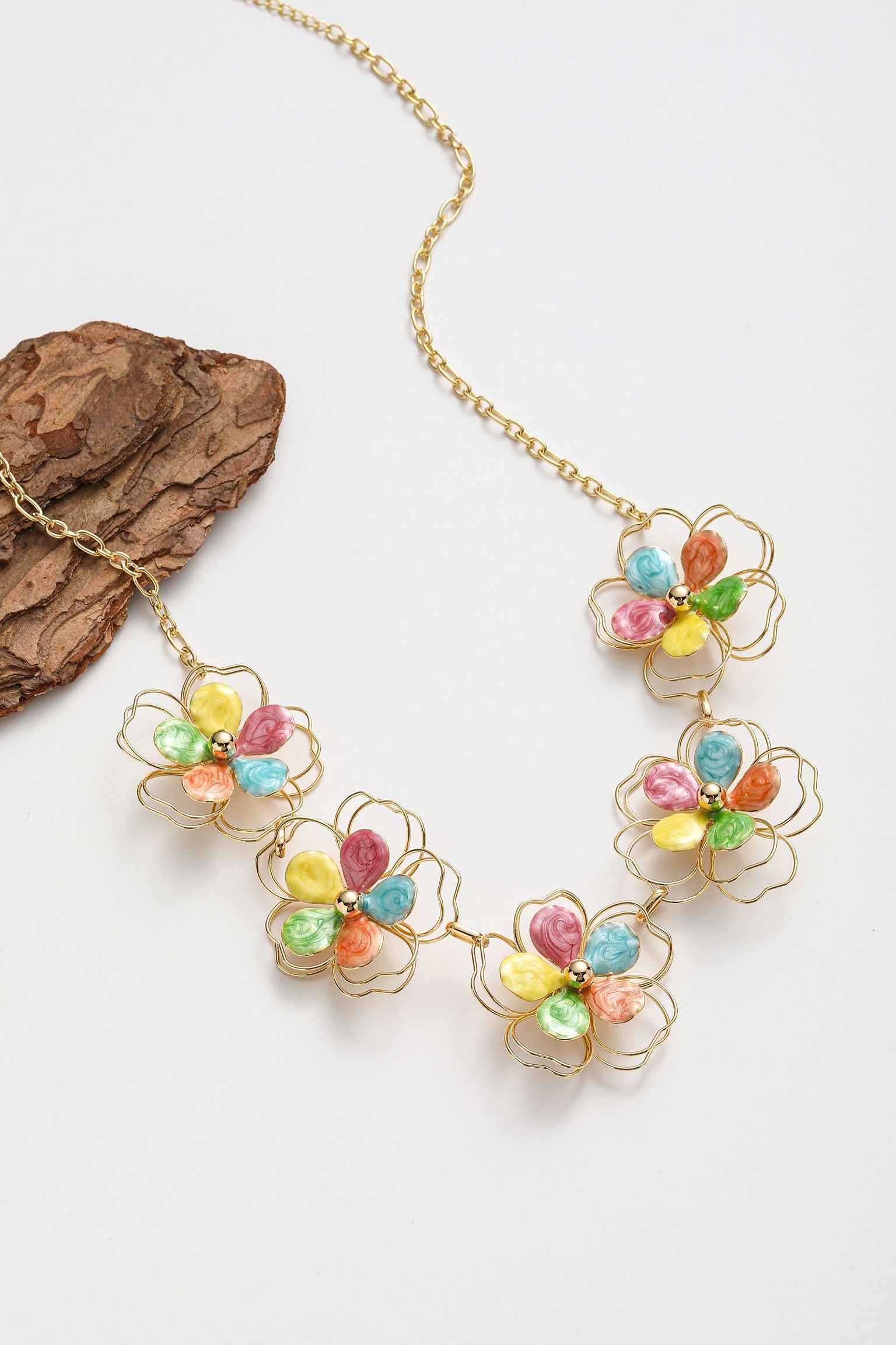 Collana con 5 fiore floreale in smalto