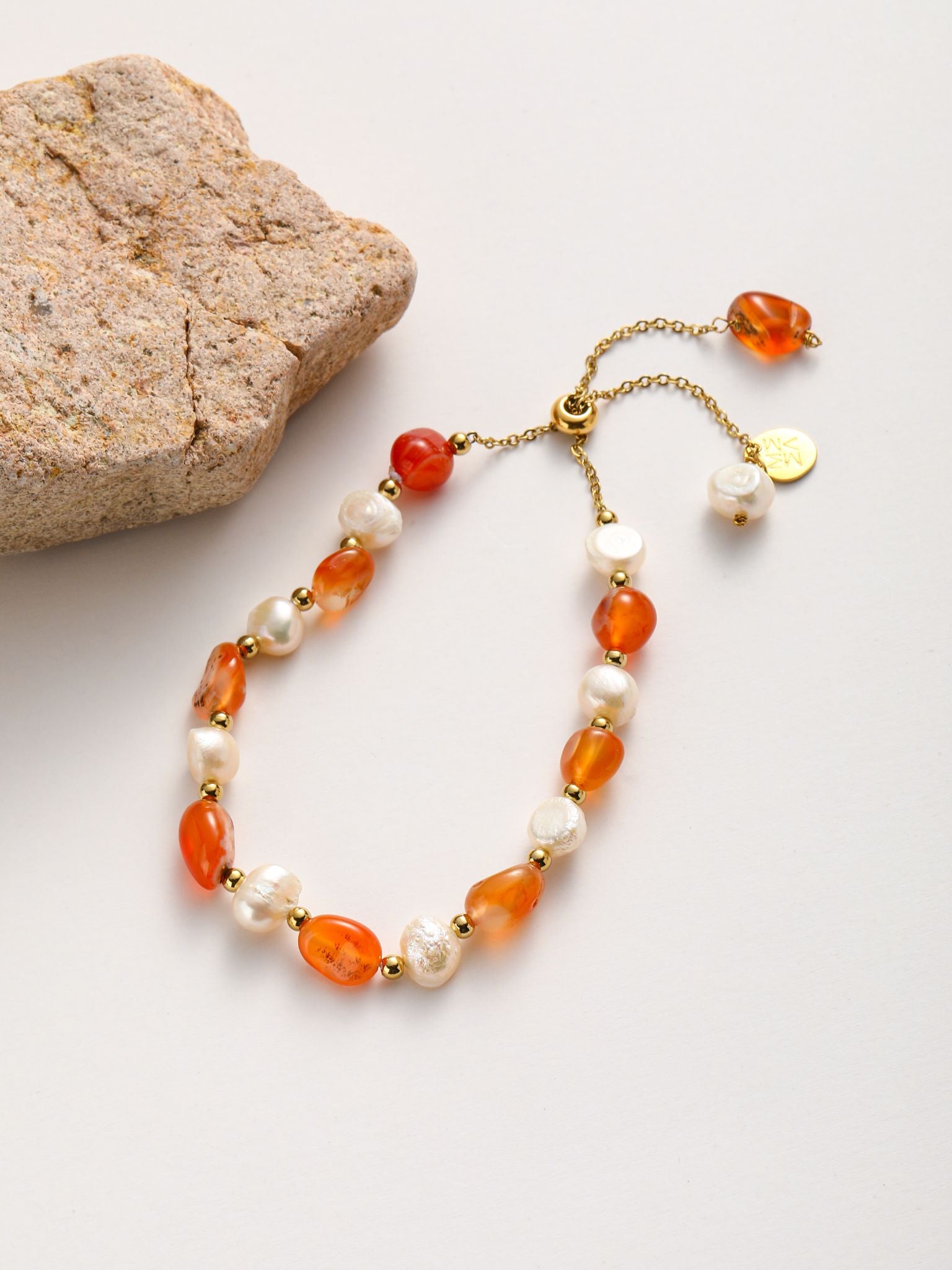 Bracciale perle fiume e pietra dura