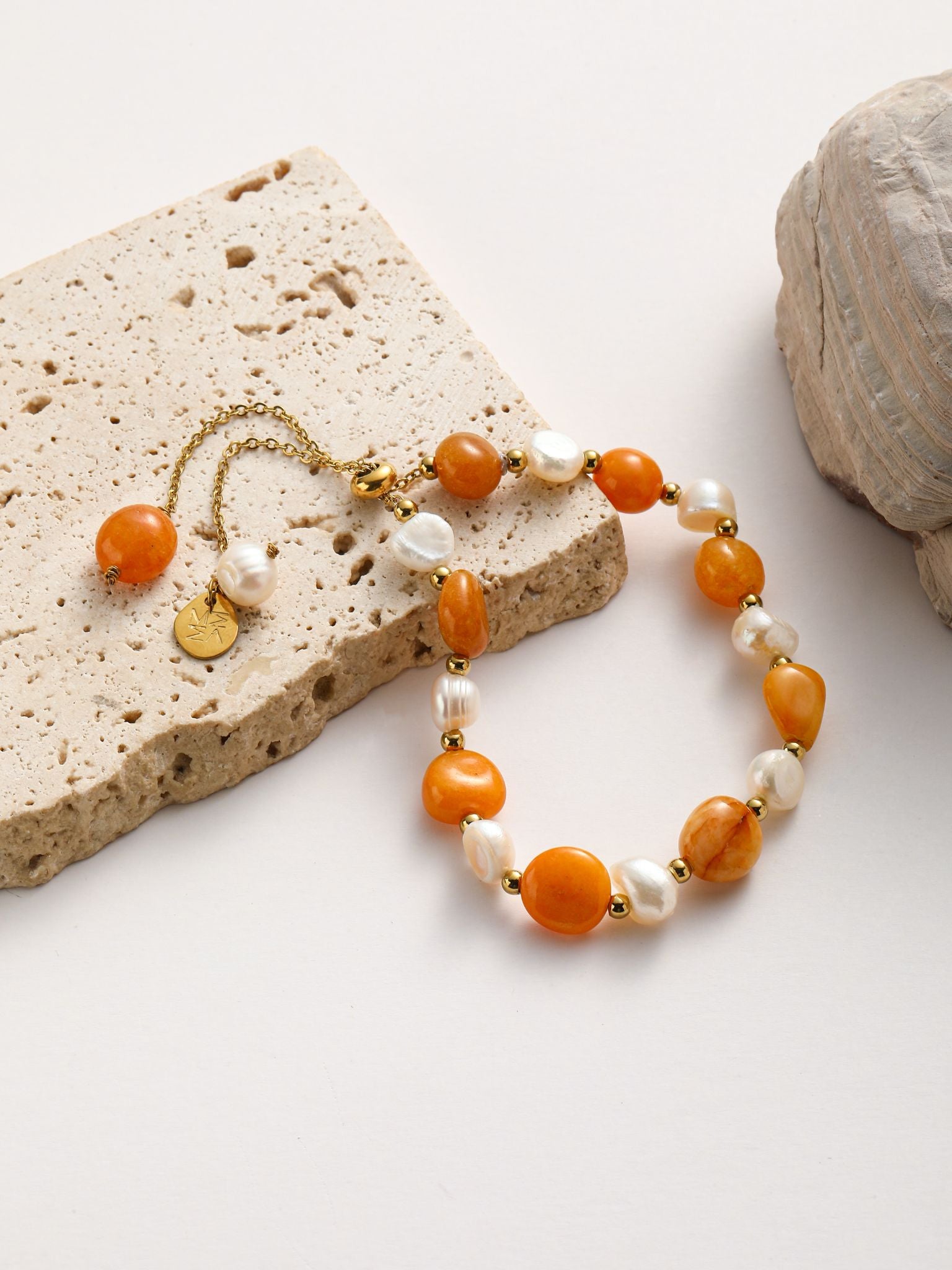 Bracciale perle fiume e pietra dura