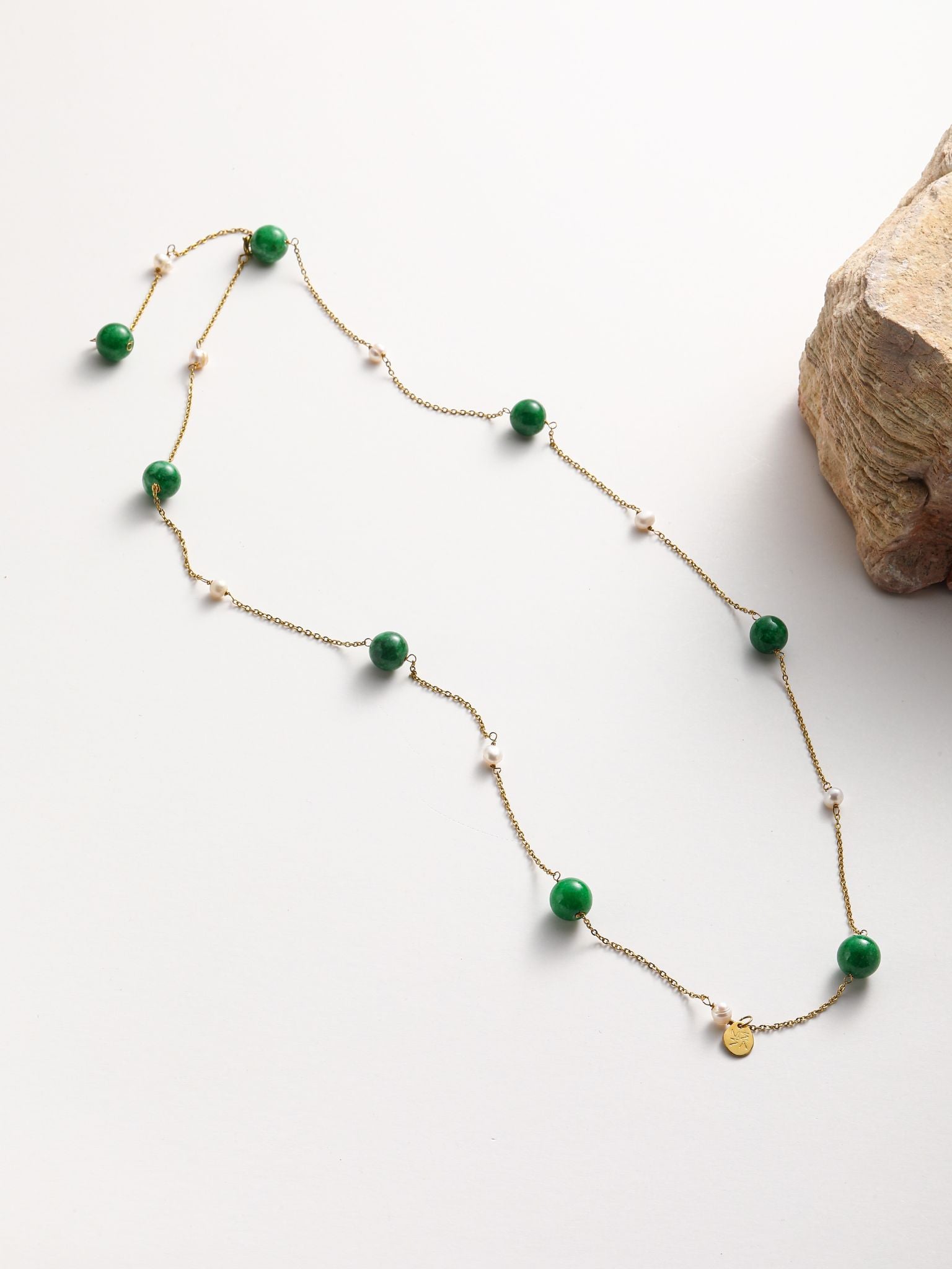 Collana in perle fiume e pietra dura