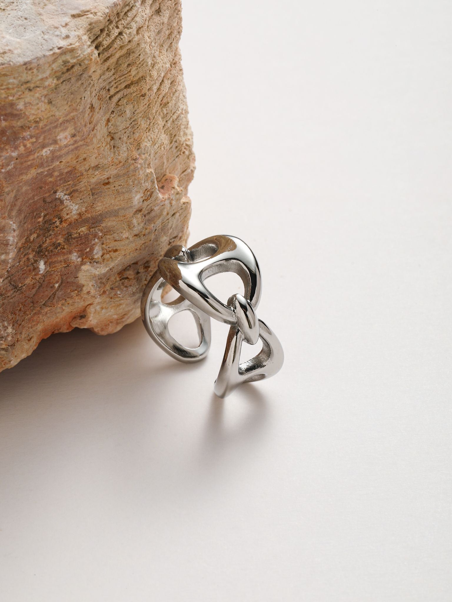Anello a forma di catena