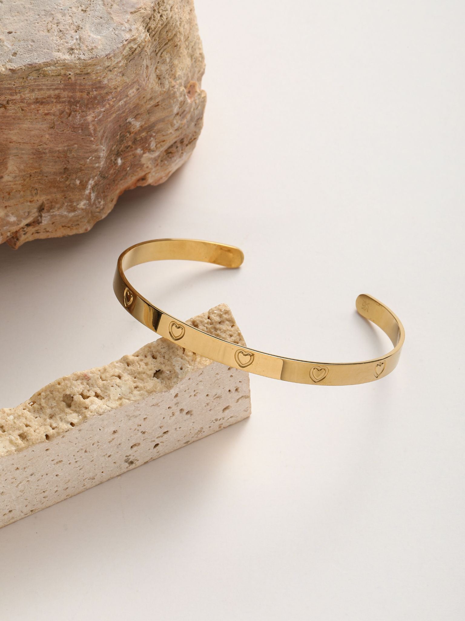 Bracciale rigido acciaio con stampa cuore