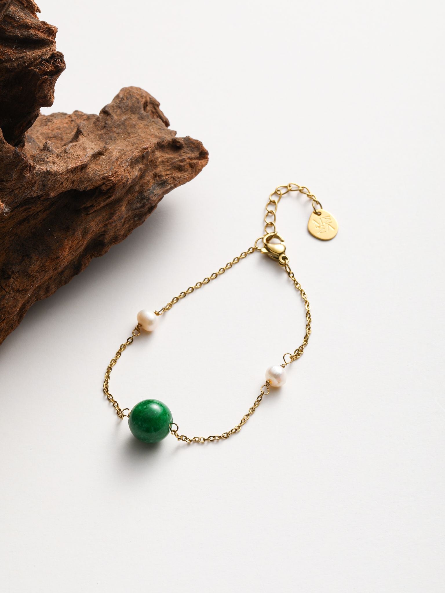Bracciale in perle fiume e pietra dura