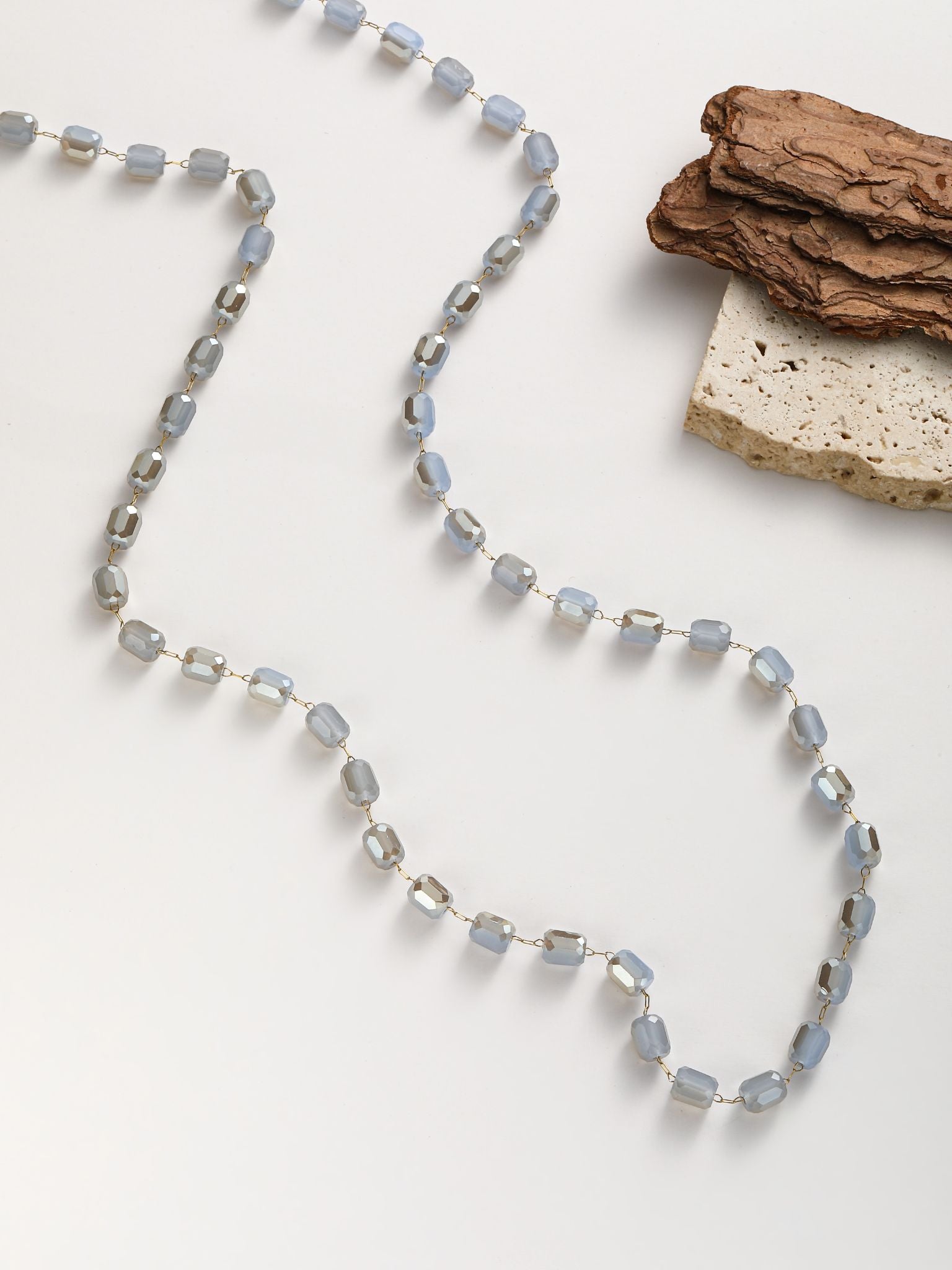 Collana in catena di cristalli quadrati