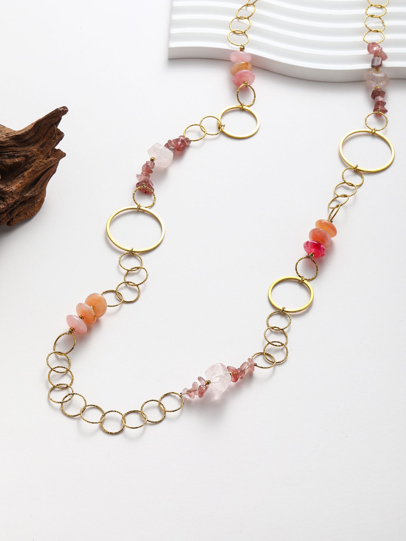Collana con acciaio cerchio e pietra dura