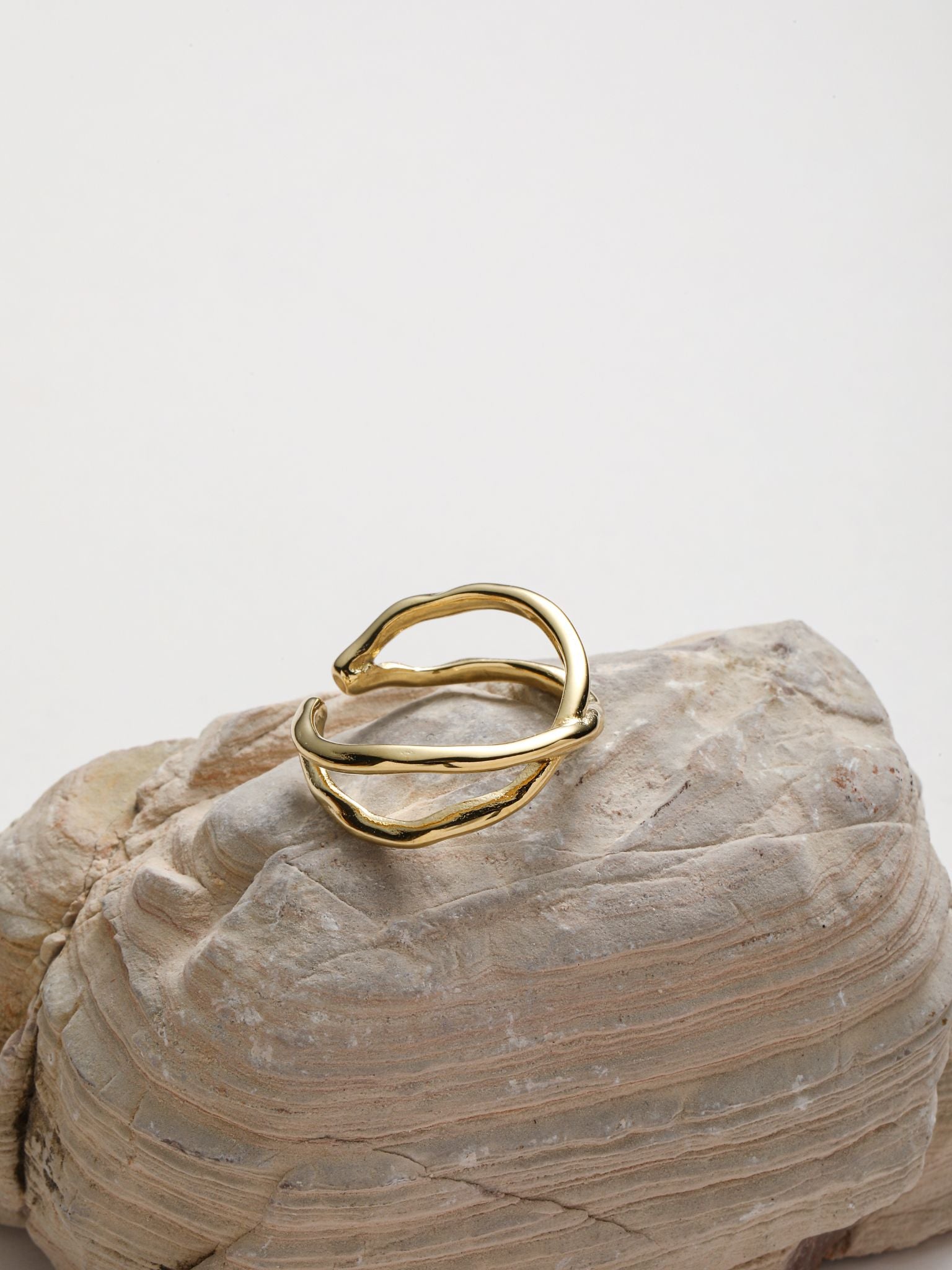 Anello a forma filo geometric