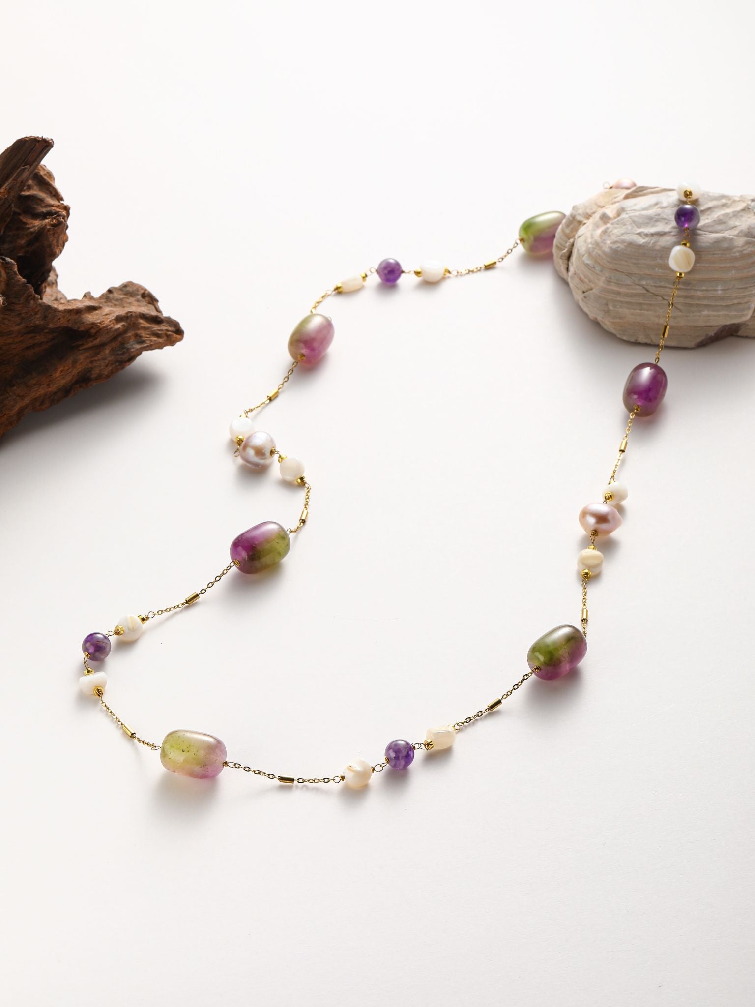 Collana in perle fiume e pietra dura