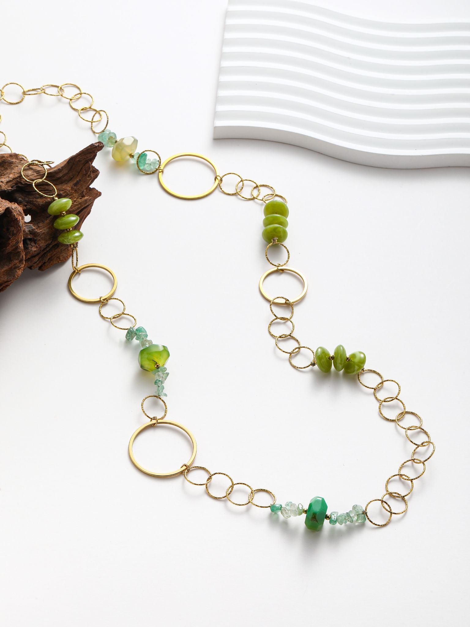 Collana con acciaio cerchio e pietra dura