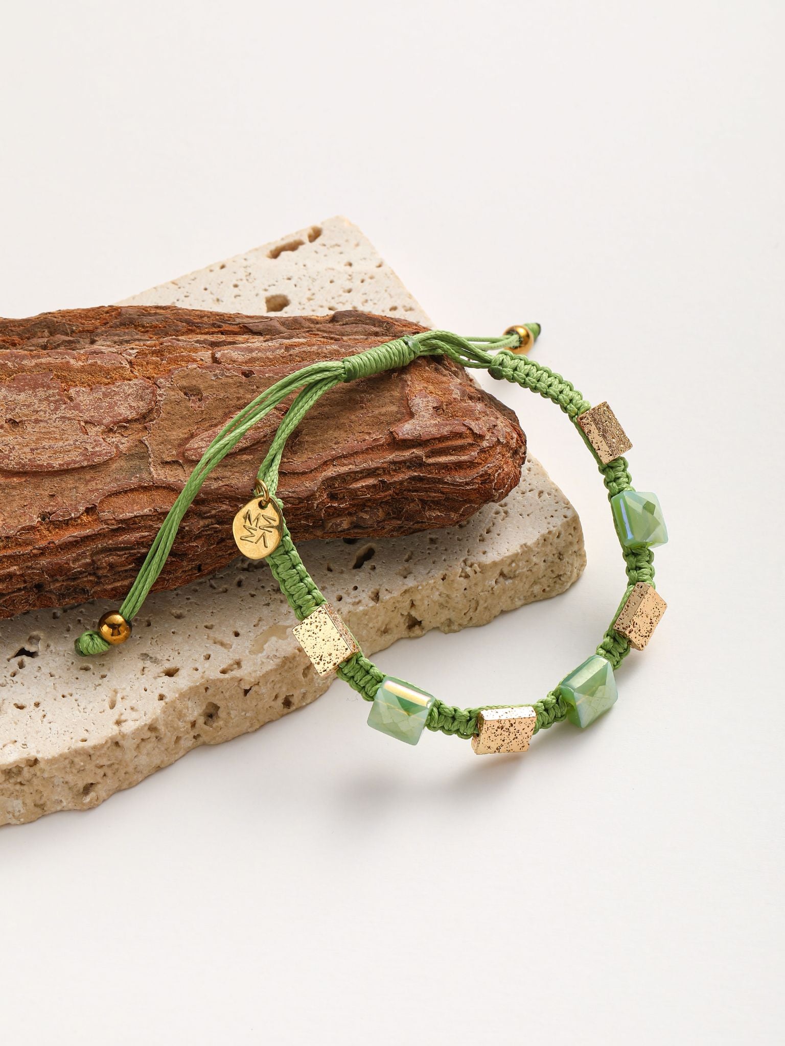 Bracciale intrecciato con cristalli