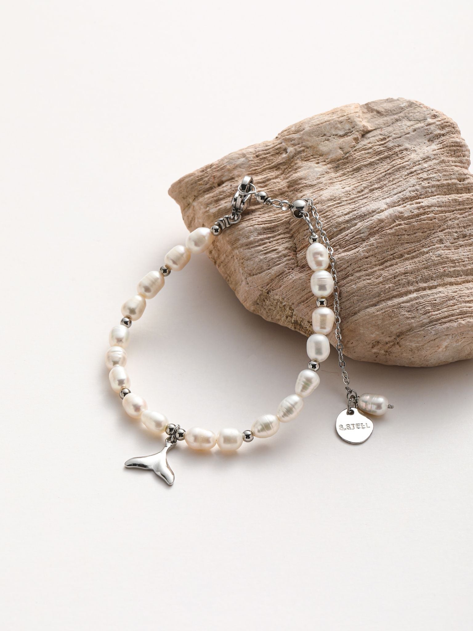 Bracciale perle fiume e coda pesce