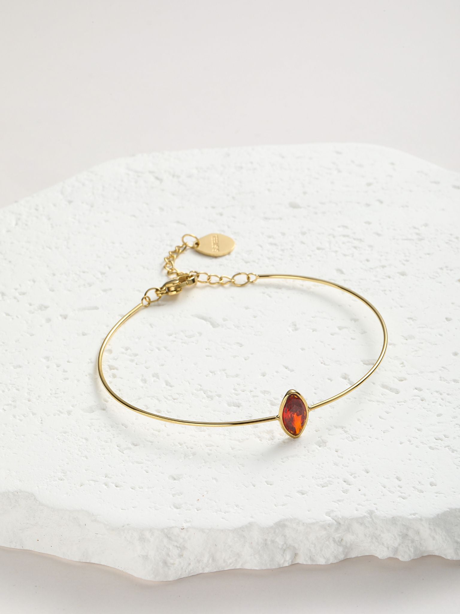 Bracciale rigido con zircone forma ovale