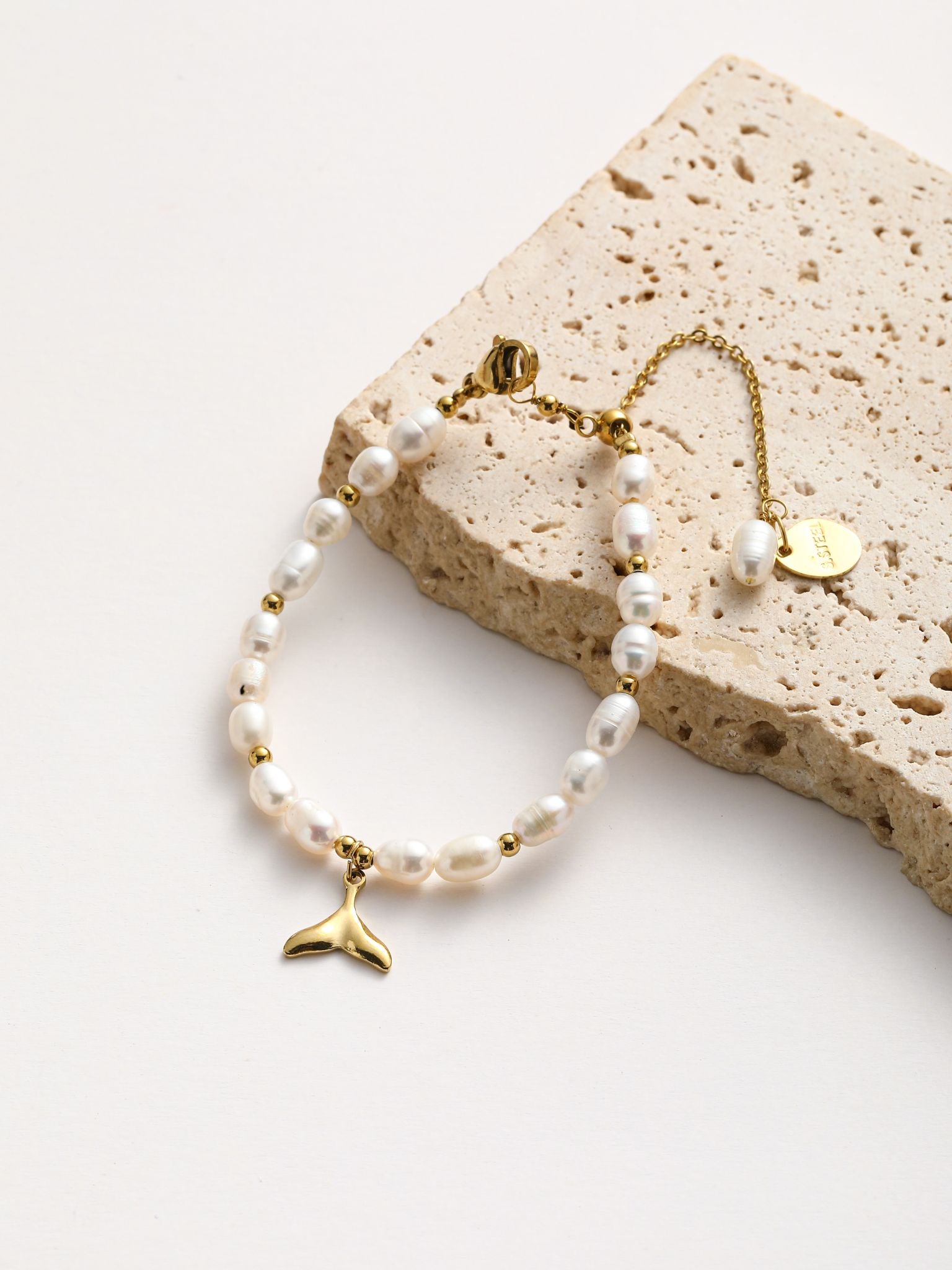 Bracciale perle fiume e coda pesce