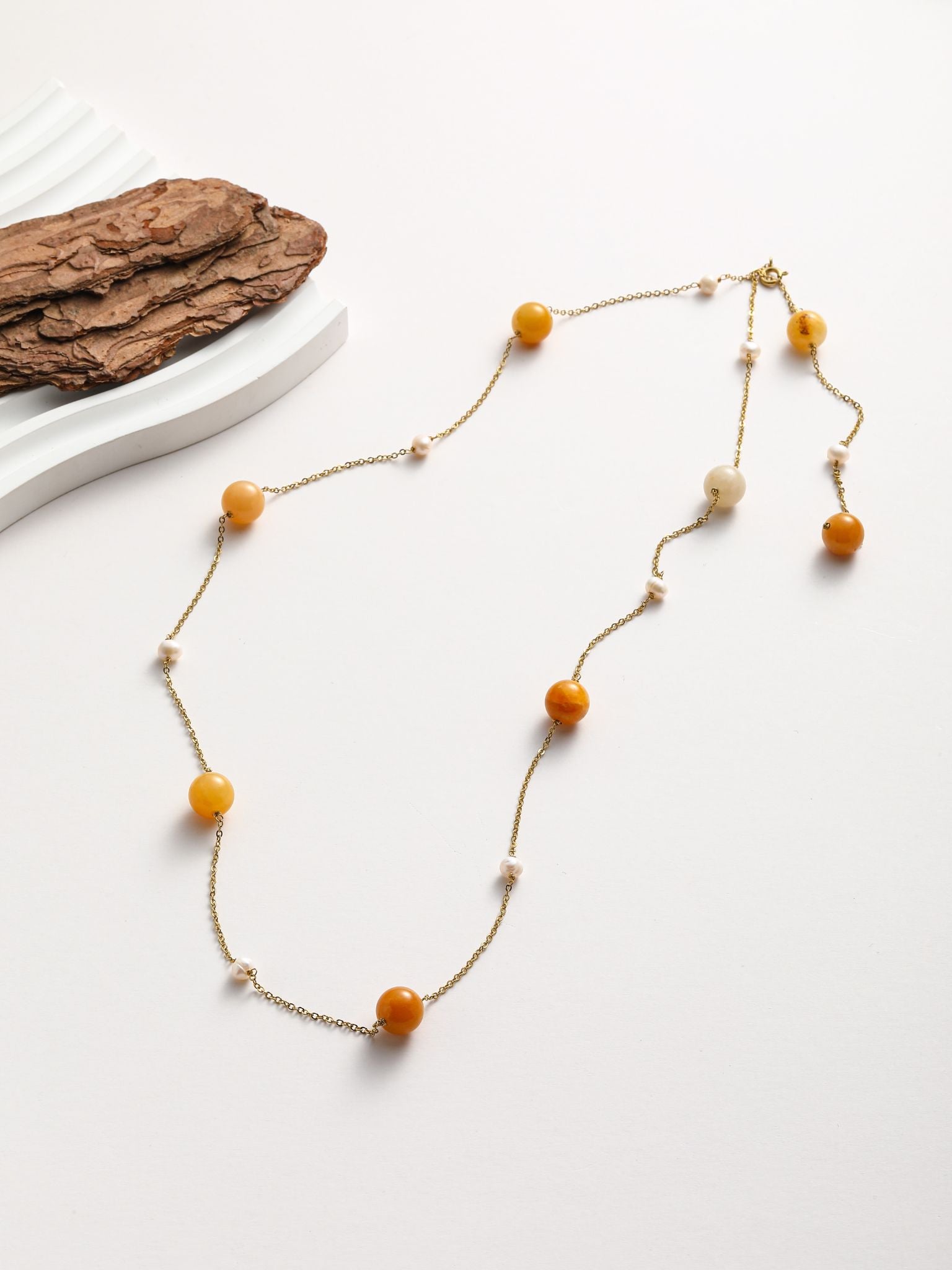 Collana in perle fiume e pietra dura