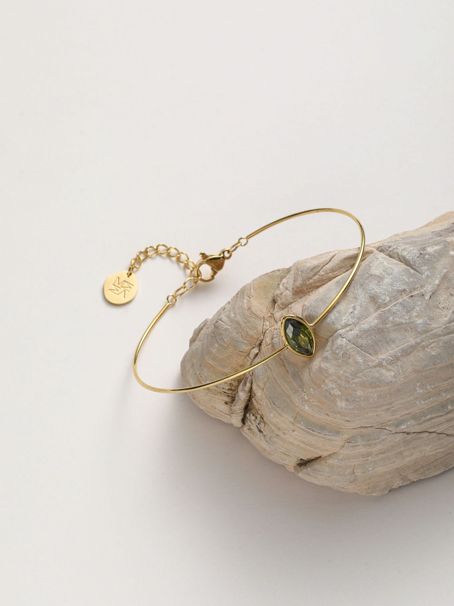 Bracciale rigido con zircone forma ovale