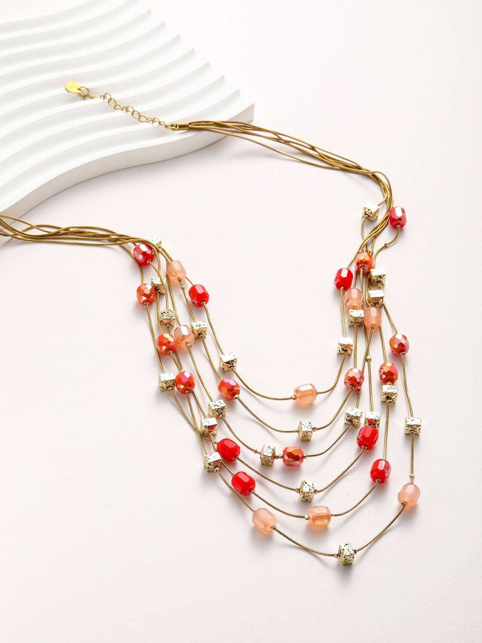 Collana in catena di serpente con pietra dura e cr