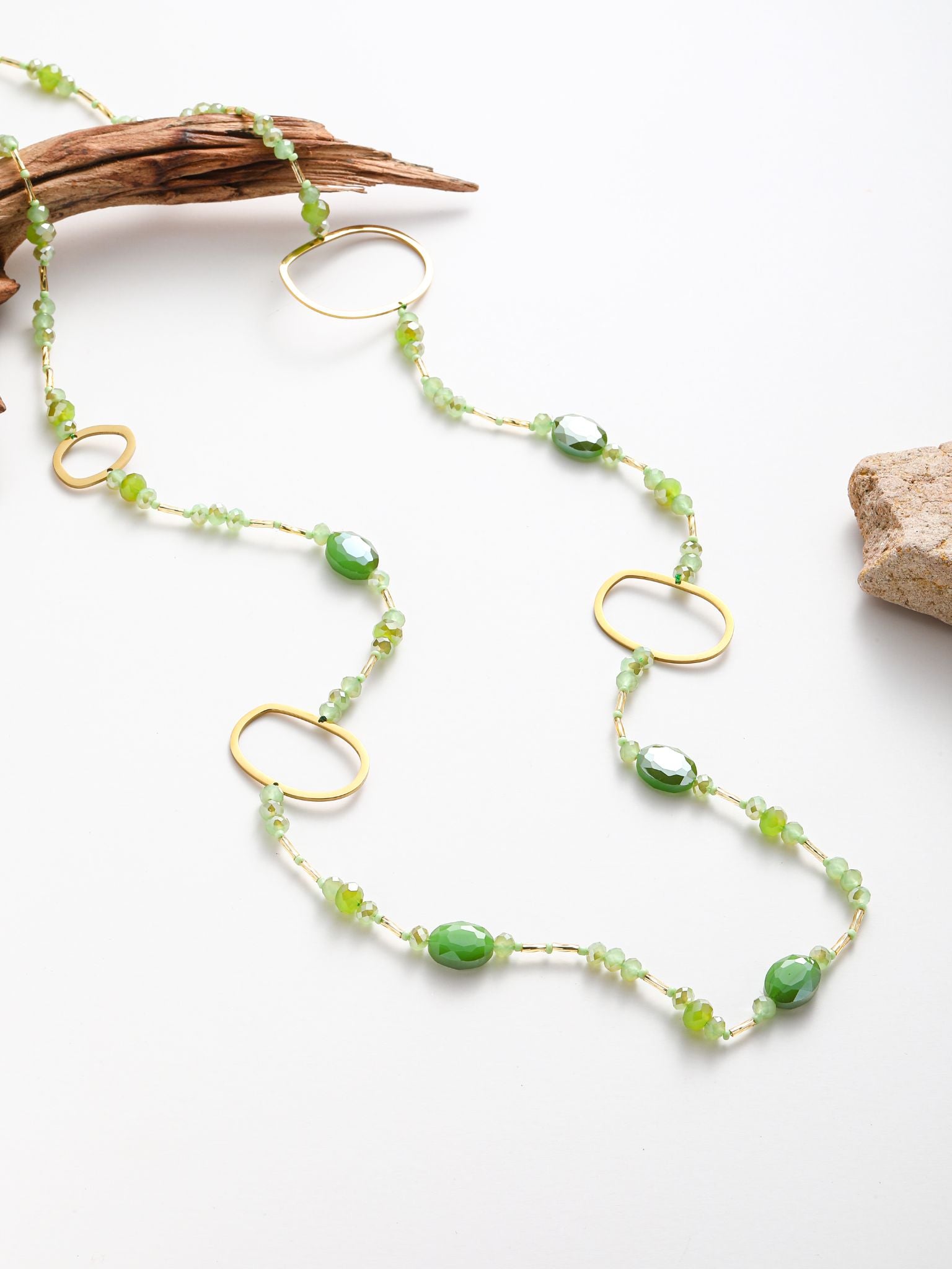Collana in acciaio e cristalline