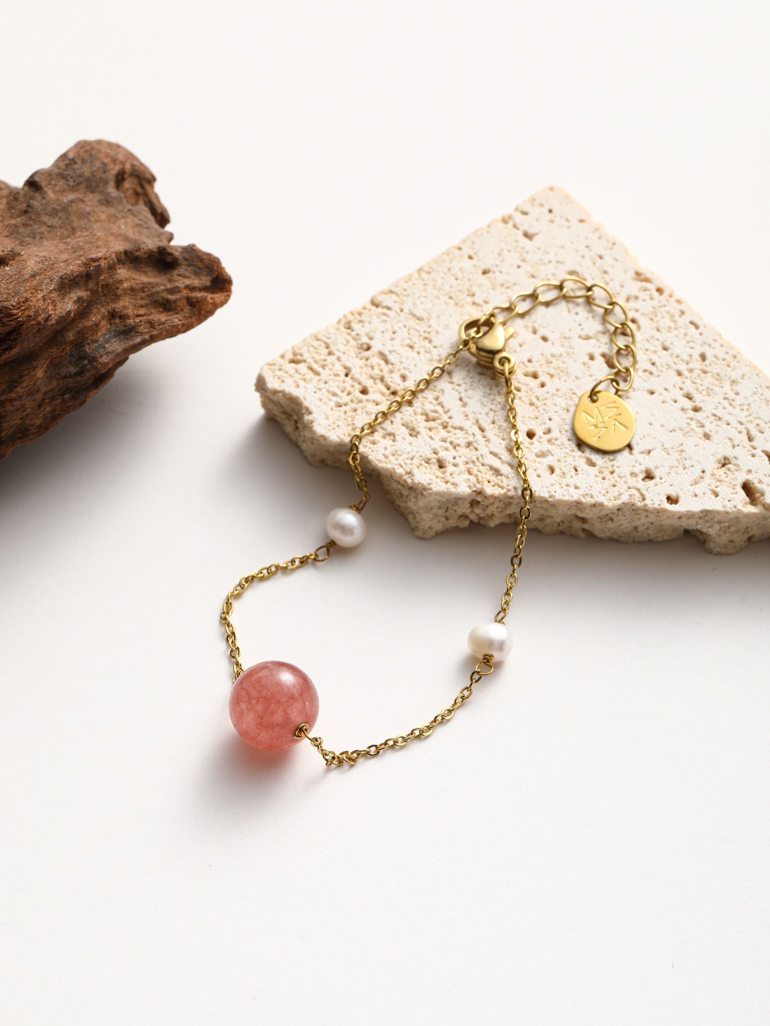 Bracciale in perle fiume e pietra dura