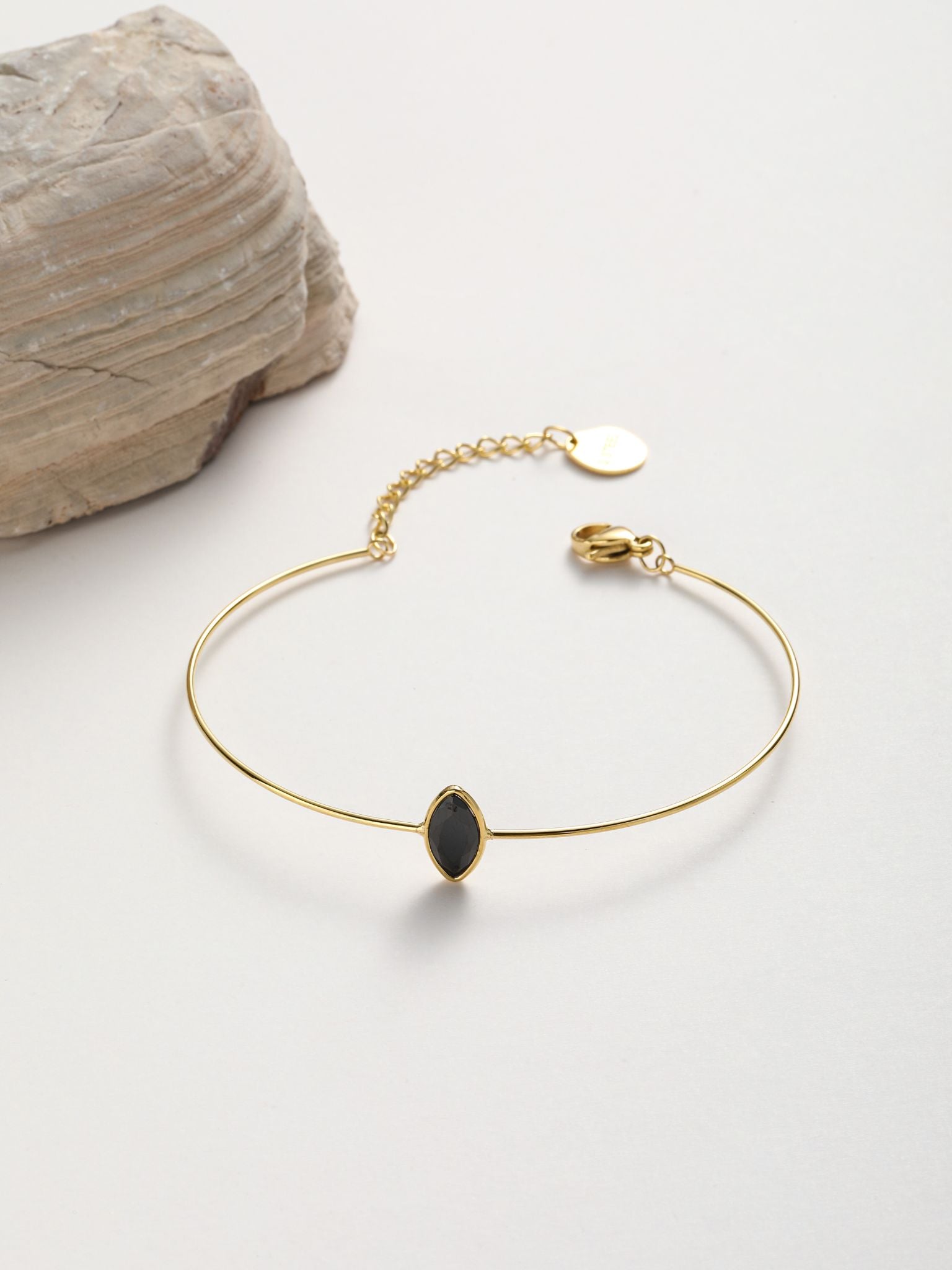 Bracciale rigido con zircone forma ovale
