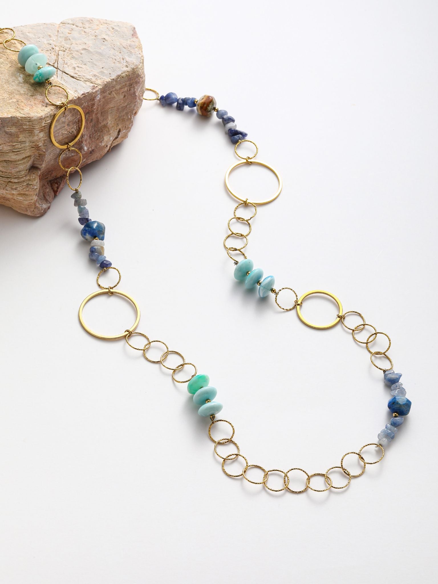Collana con acciaio cerchio e pietra dura