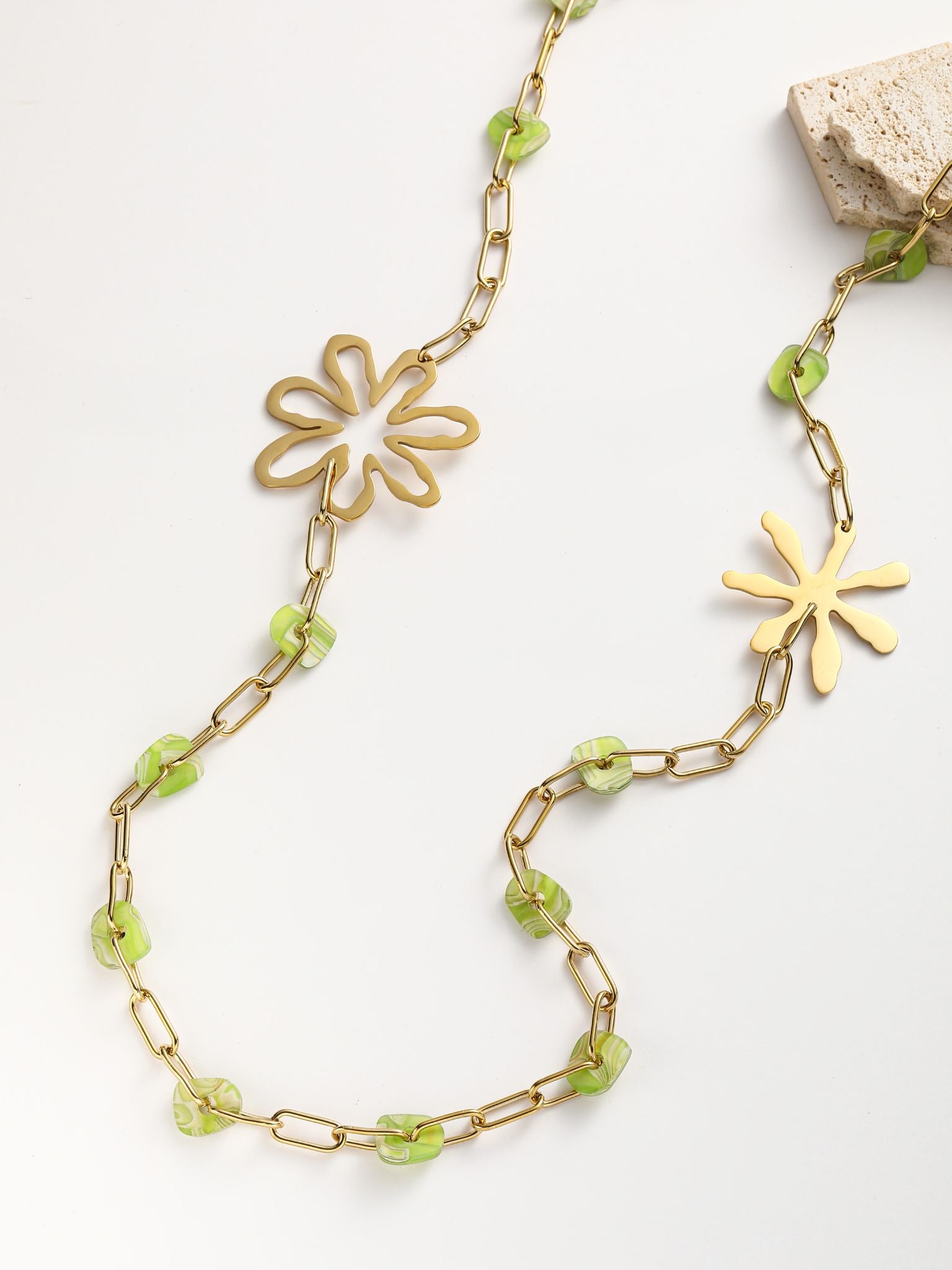 Collana fiore in acciaio con plexiglass