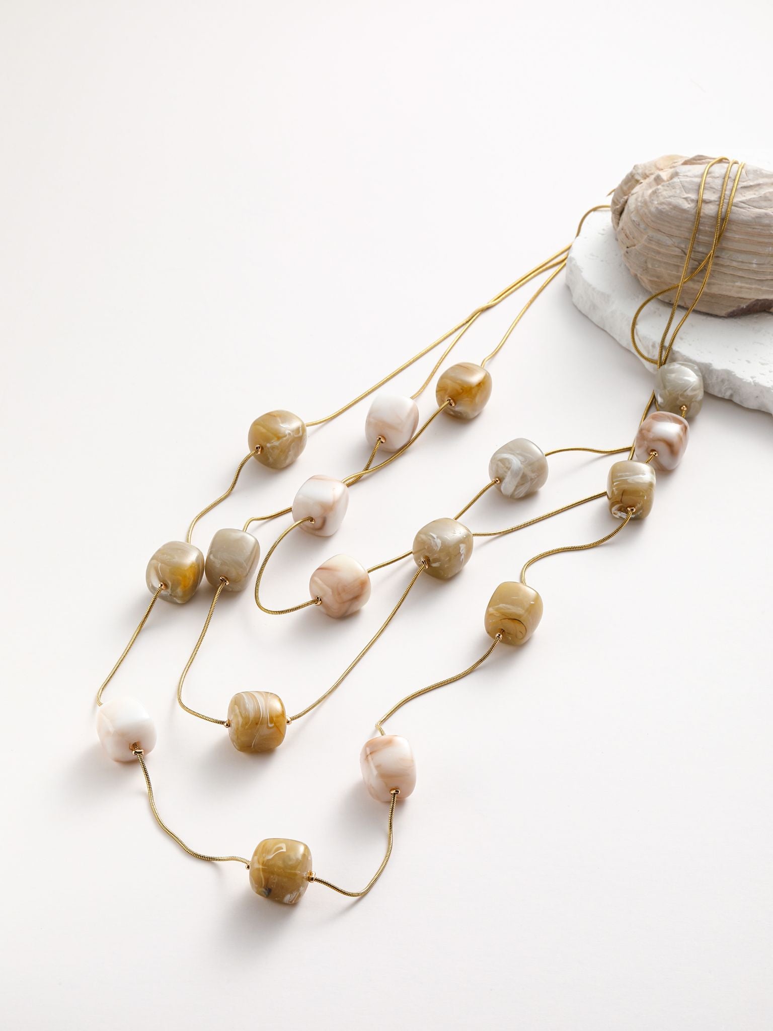 Collana a catene serpente oro con perline  resina