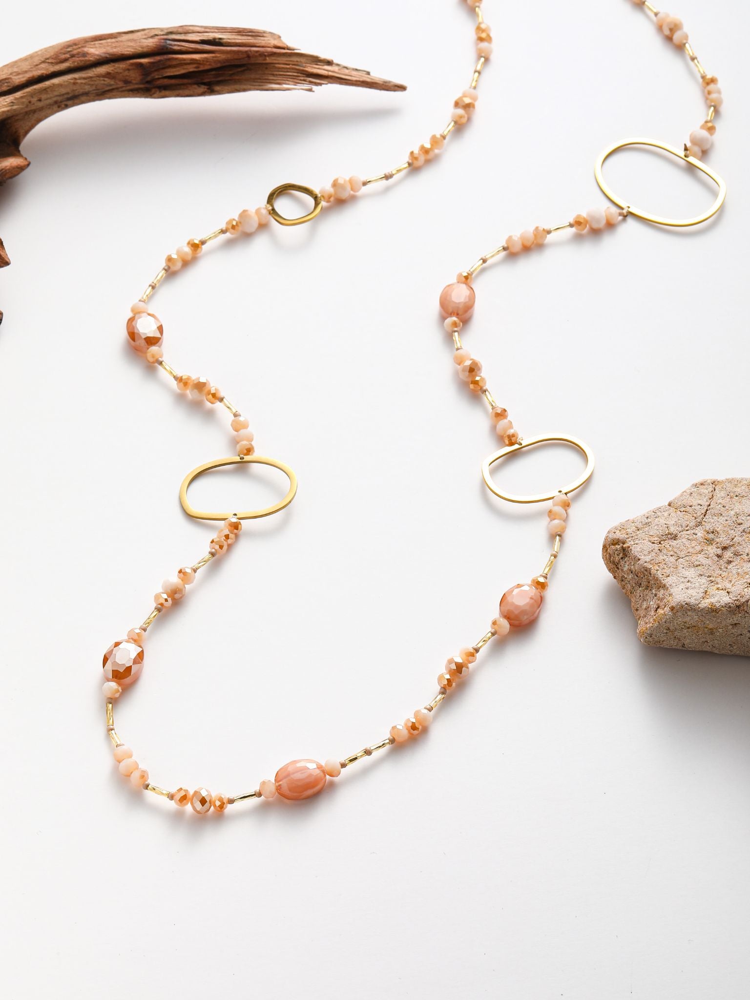 Collana in acciaio e cristalline