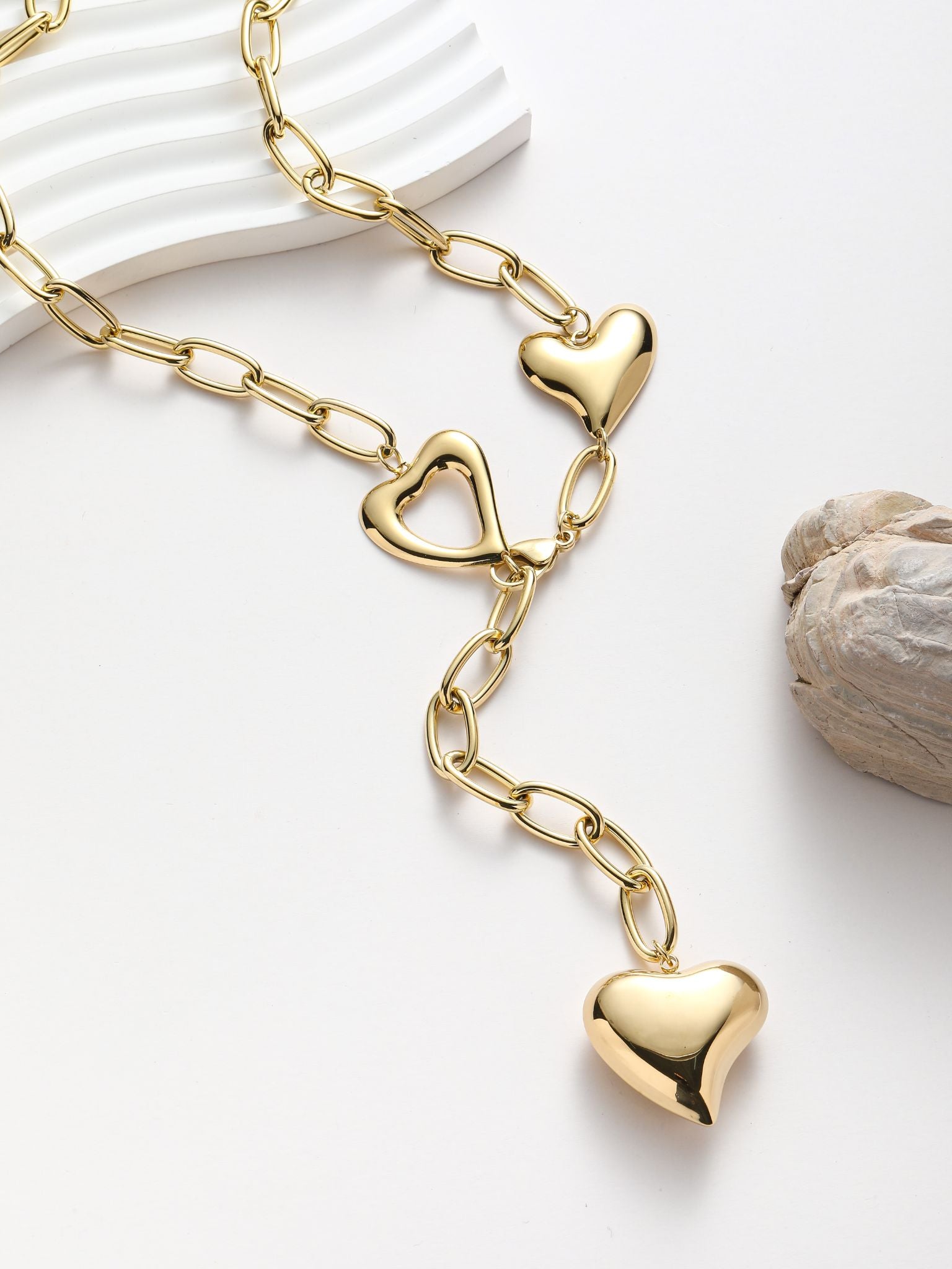 Collana a forma Y con cuori