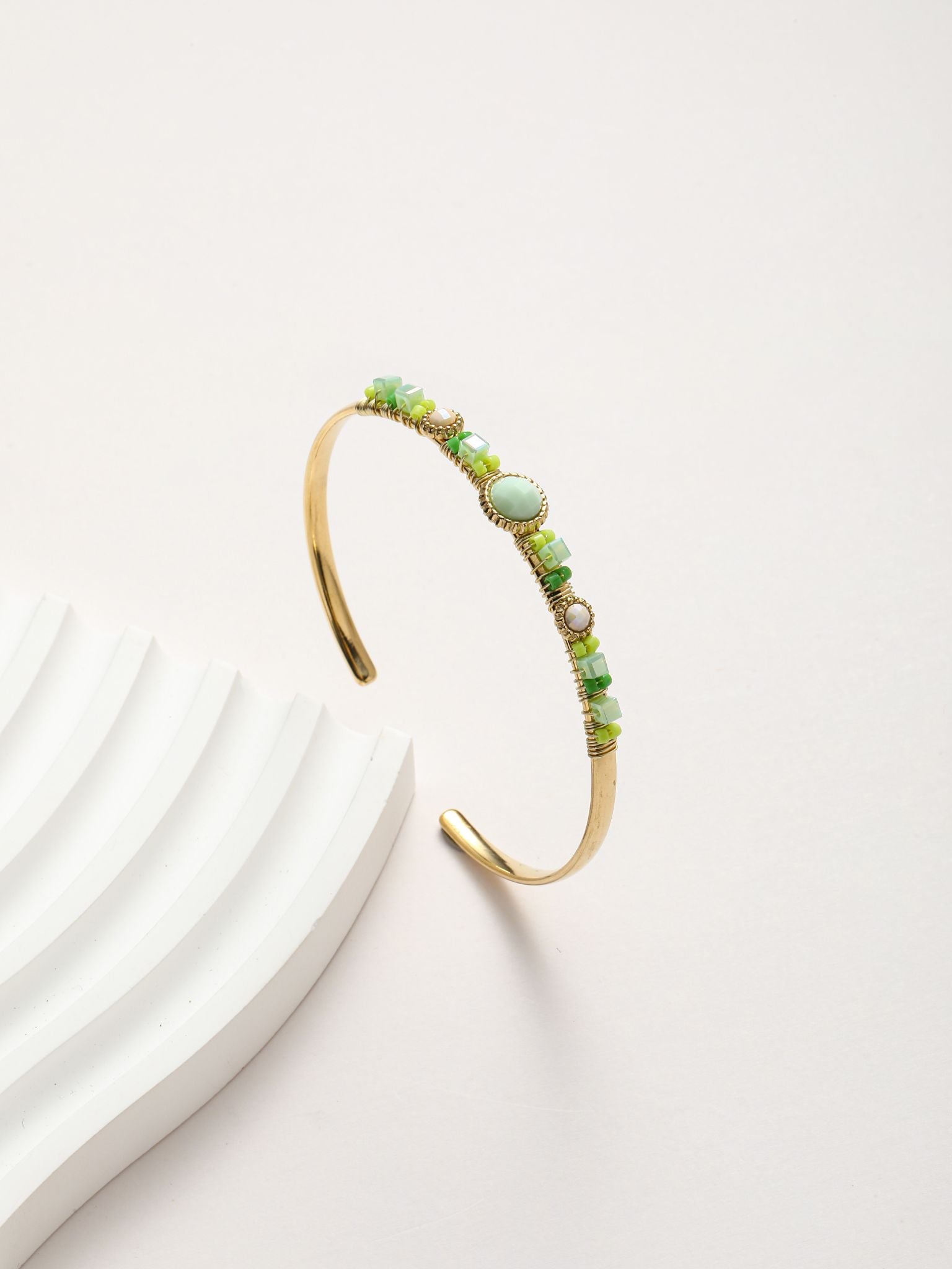 Bracciale rigido con cristalli e strass