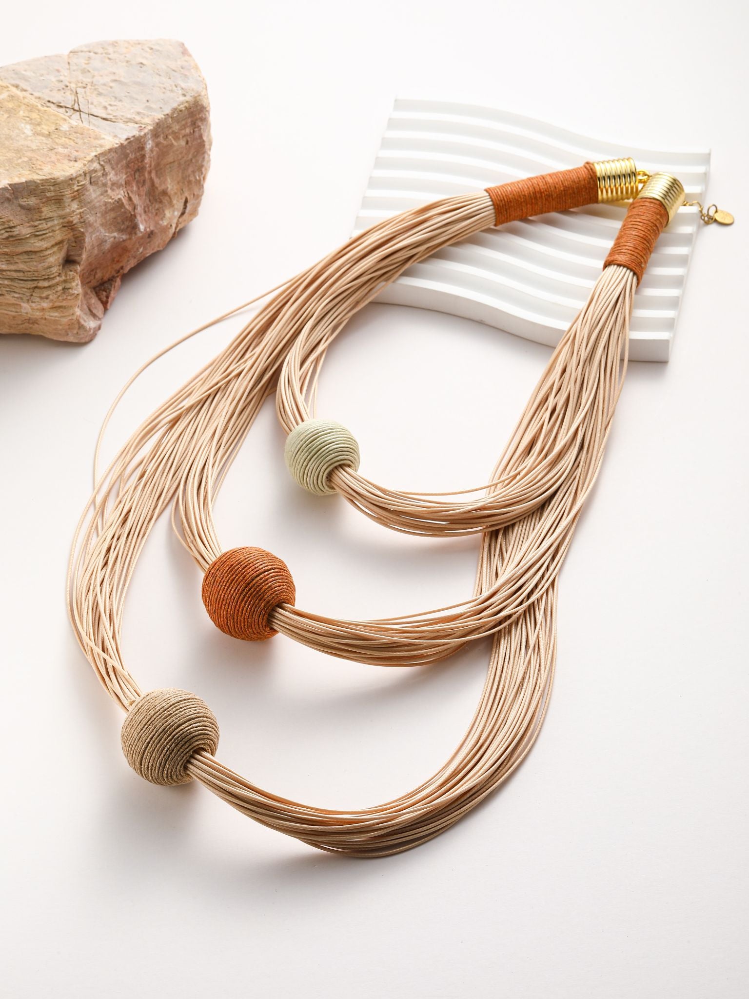 Collana in corda cerata multi filli a 3 strati