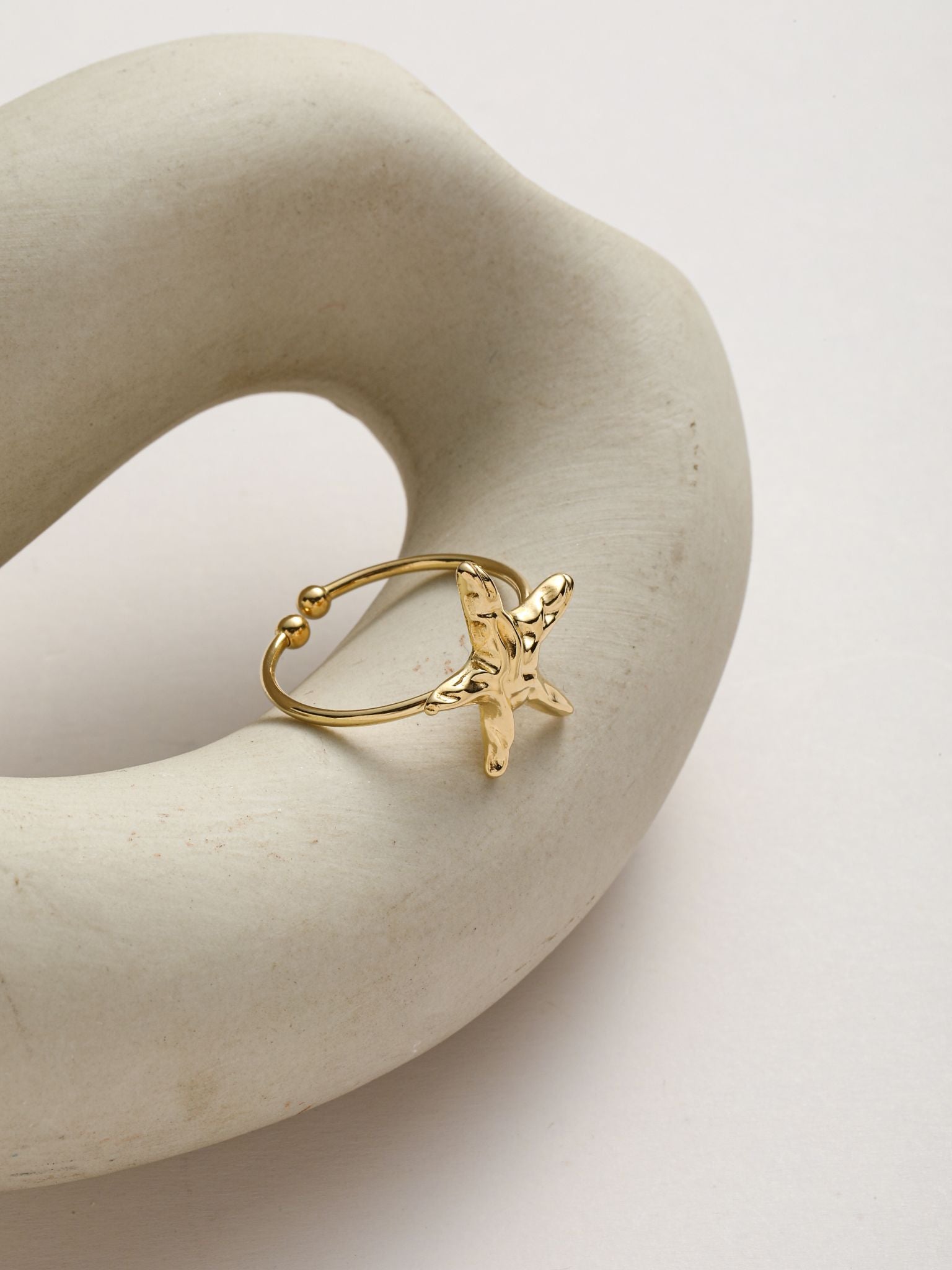 Anello con forma stella marina