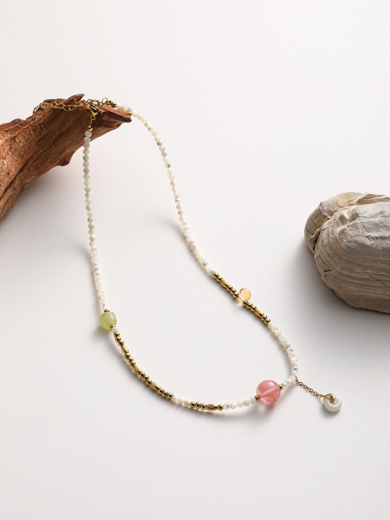 Collana in perle fiume e pietra dura