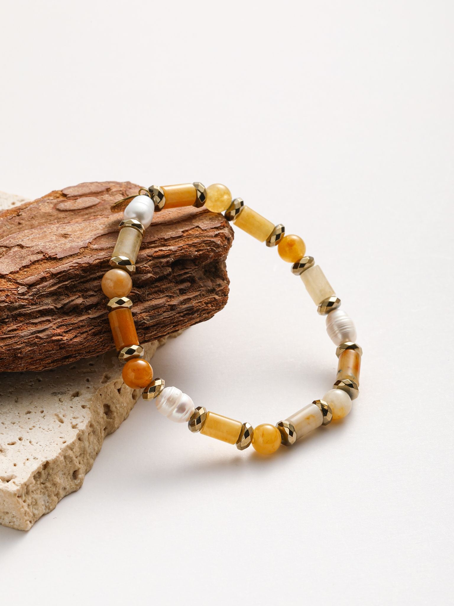 Bracciale perle fiume e pietra dura