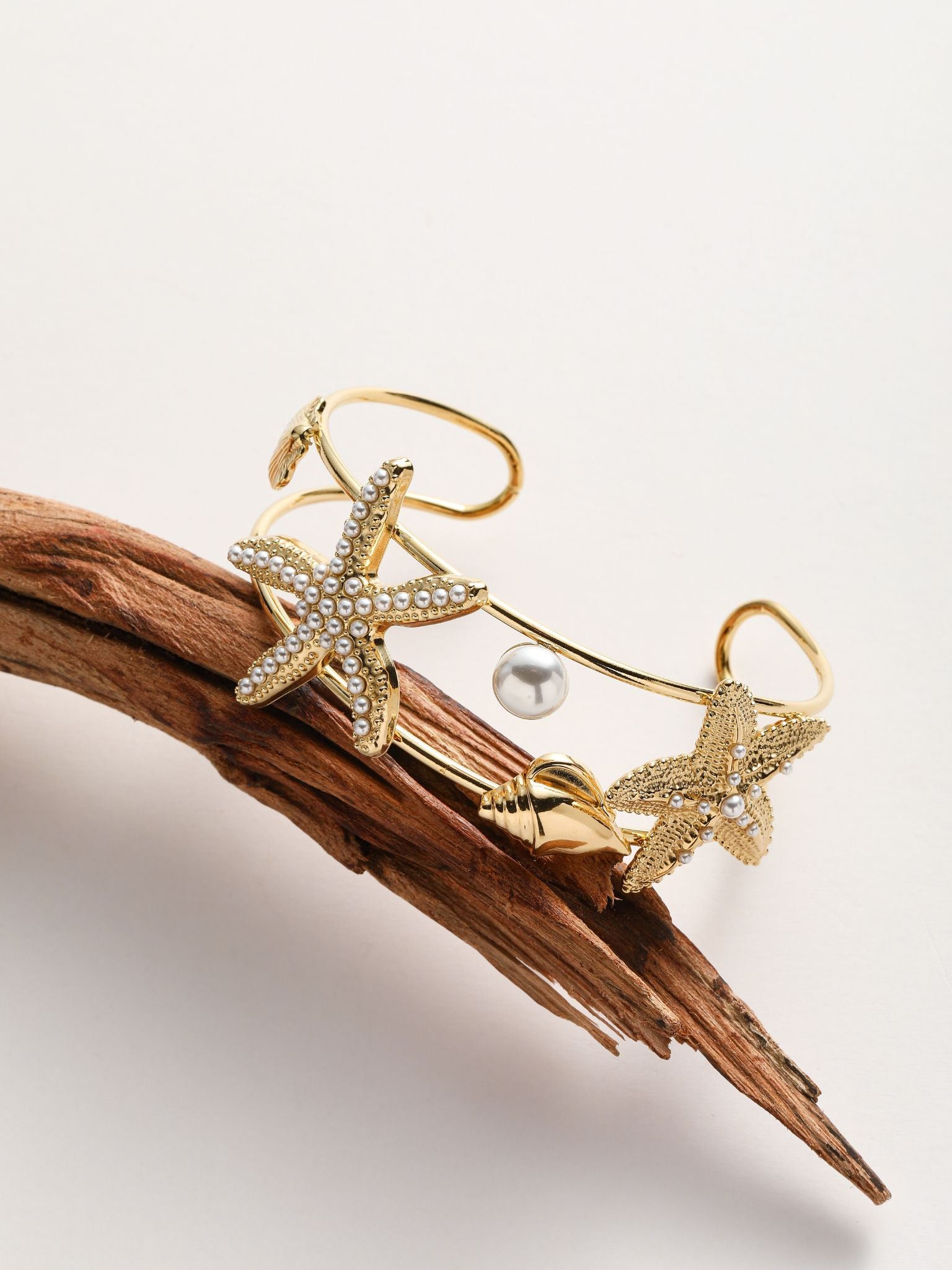 Bracciale rigito stella marino sul filo acciaio