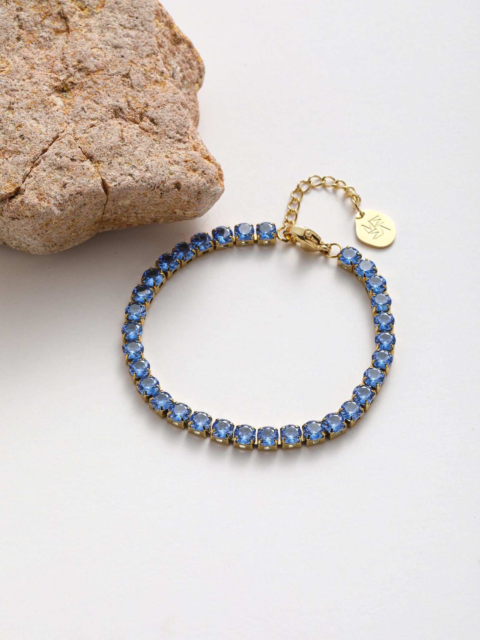 Bracciale a filo con zircone