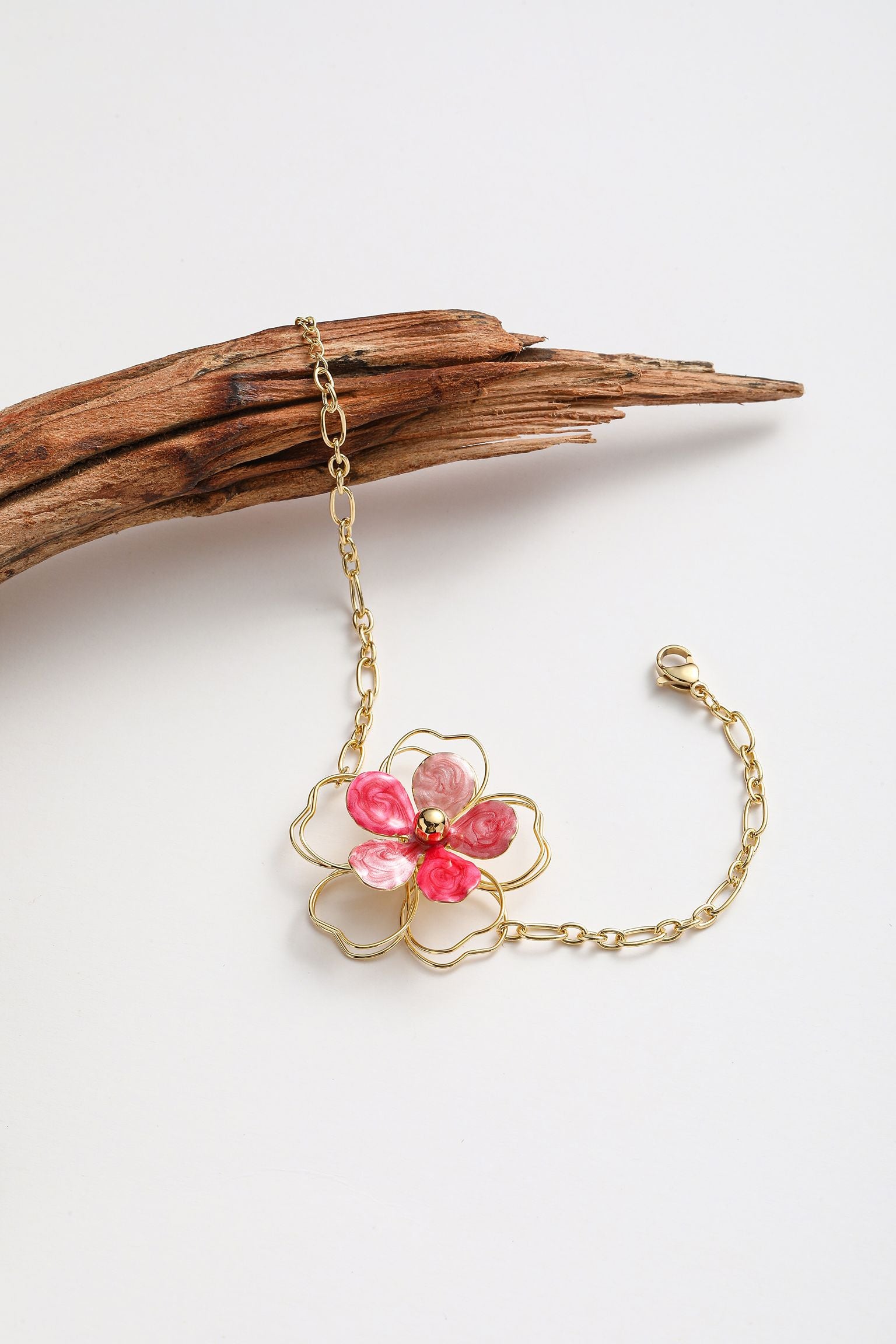 Braccialeto con il fiore floreale in smalto