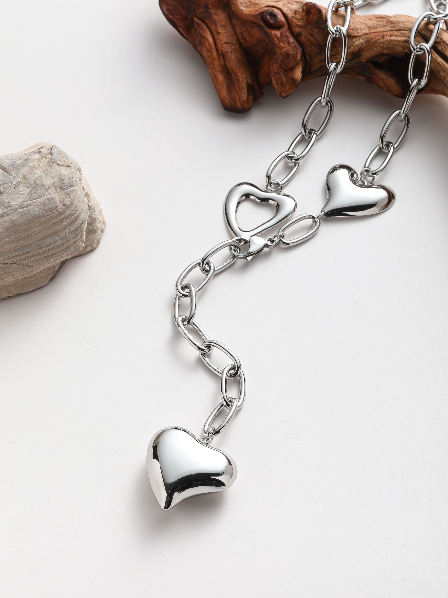 Collana a forma Y con cuori