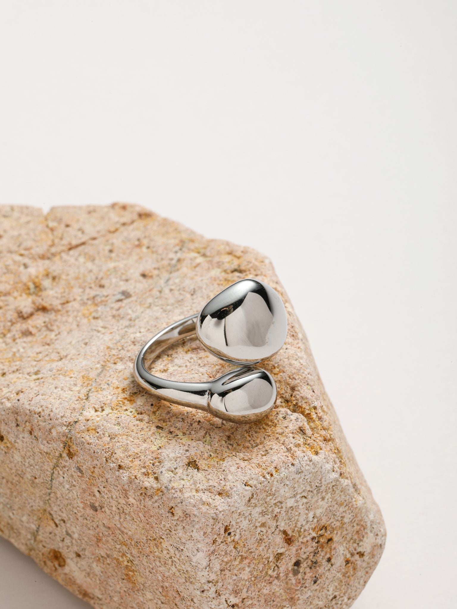 Anello forma goccia