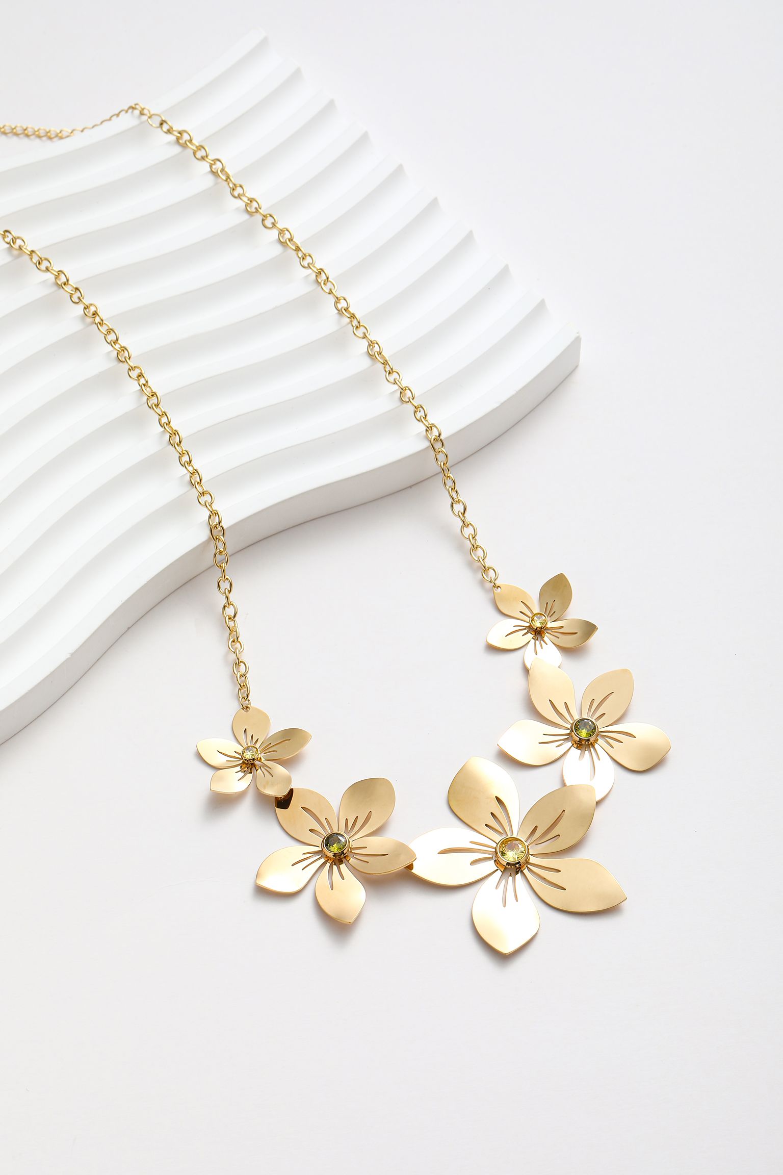 Collana con 5 fiore floreale
