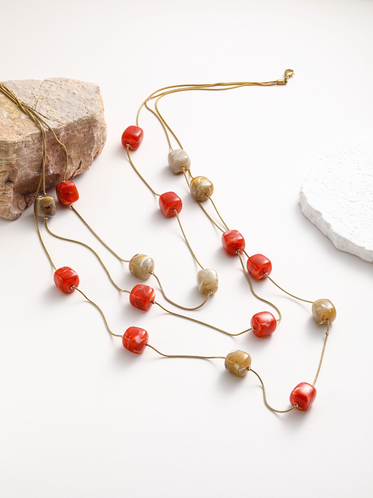 Collana a catene serpente oro con perline  resina