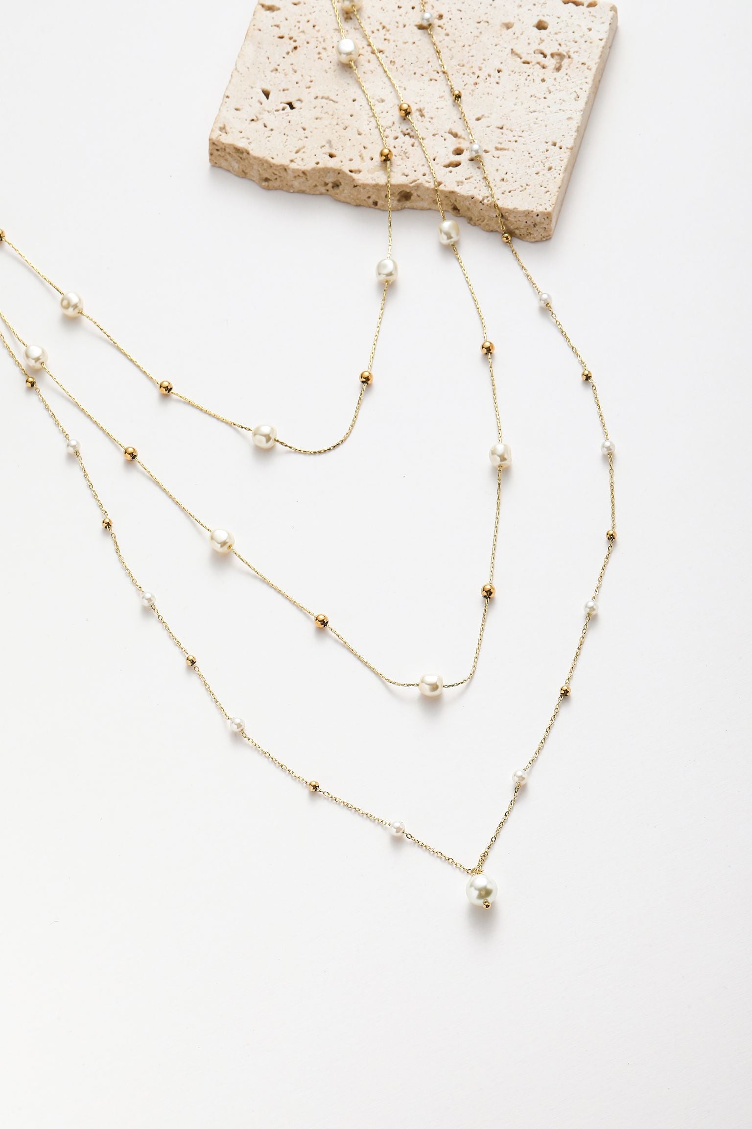 Collana con perle bianche a 3 strati