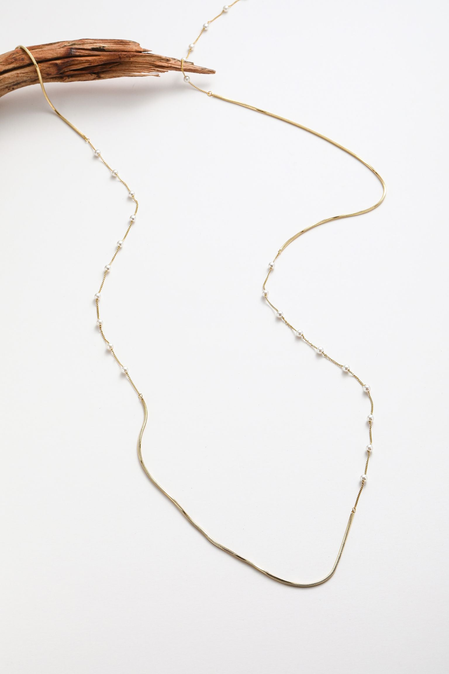Collana con perle bianche