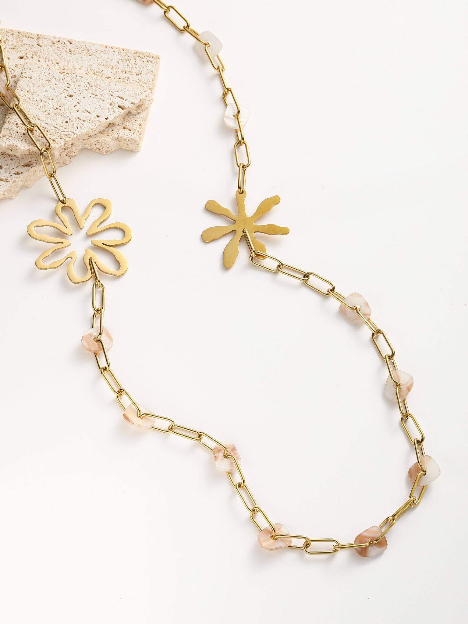 Collana fiore in acciaio con plexiglass