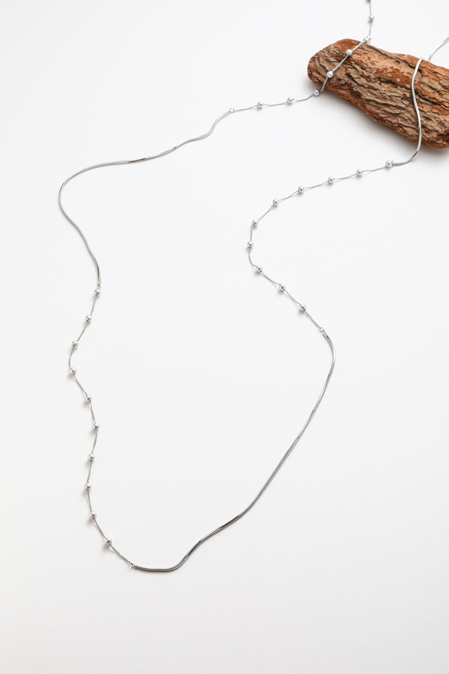 Collana con perle bianche